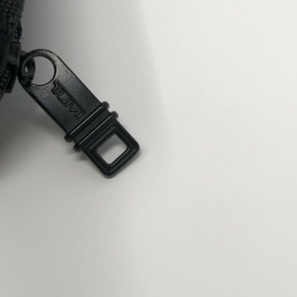 TUMI for Delta Dark Hard Mini Case Zip Toiletries - Picture 4 of 5